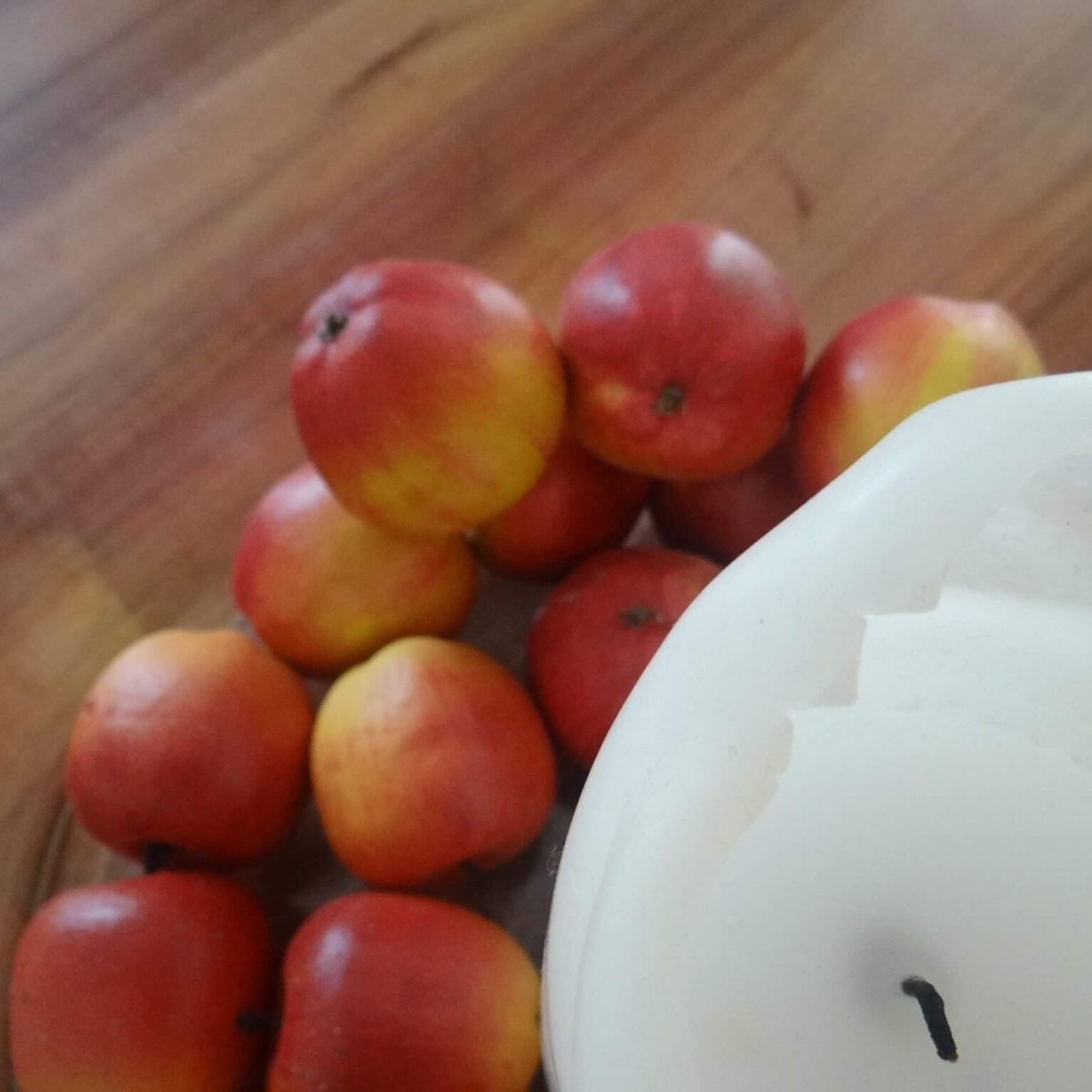 Tajemnice listopadowych wróżb – „katarzynki, andrzejki”